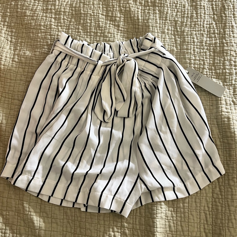 Boho style front tie shorts - small - new